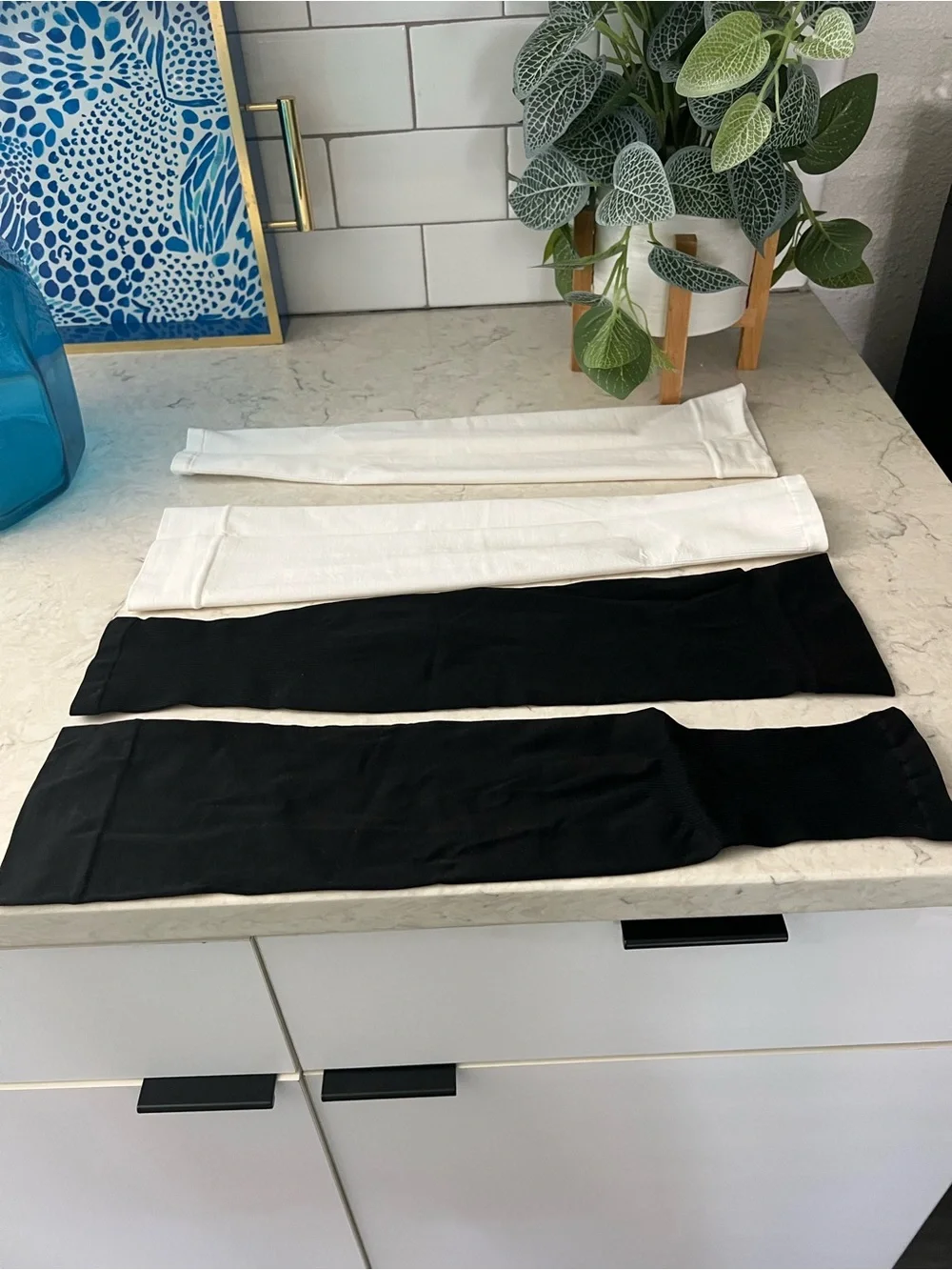 Women's Black & White Arm Sleeves